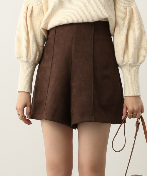 Heather(ヘザー)の「Ladyホソミエショートパンツ(パンツ・レディース・ブラックレザー 09/ブラウンスエード 58・S/M)」の17枚目の写真