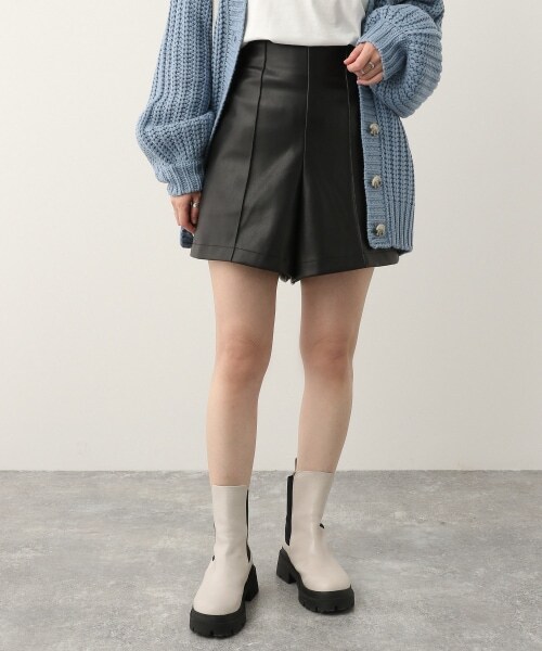 Heather(ヘザー)の「Ladyホソミエショートパンツ(パンツ・レディース・ブラックレザー 09/ブラウンスエード 58・S/M)」の9枚目の写真