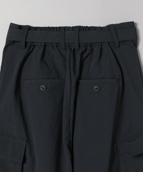 JEANASIS（ジーナシス）の「サスティナブルカラーナイロンボリュームパンツ（パンツ・レディース・オフホワイト(08)/ブラック(09)/【WEB限定】グリーン(74)/ライトブルー(82)・FREE）」の16枚目の写真