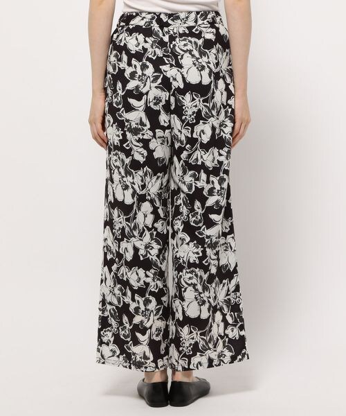 LEPSIM（レプシィム）の「ハナガラプリントパンツ（パンツ・レディース・ブラック09/イエロー63/ブルー83・FREE SIZE）」の10枚目の写真