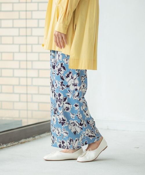 LEPSIM（レプシィム）の「ハナガラプリントパンツ（パンツ・レディース・ブラック09/イエロー63/ブルー83・FREE SIZE）」の3枚目の写真