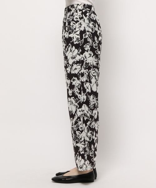 LEPSIM（レプシィム）の「ハナガラプリントパンツ（パンツ・レディース・ブラック09/イエロー63/ブルー83・FREE SIZE）」の9枚目の写真