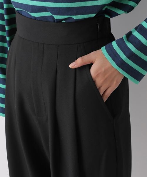 LEPSIM（レプシィム）の「ハイウエストタックデザインパンツ（パンツ・レディース・ブラック09/ピスタチオ72・M/L）」の9枚目の写真