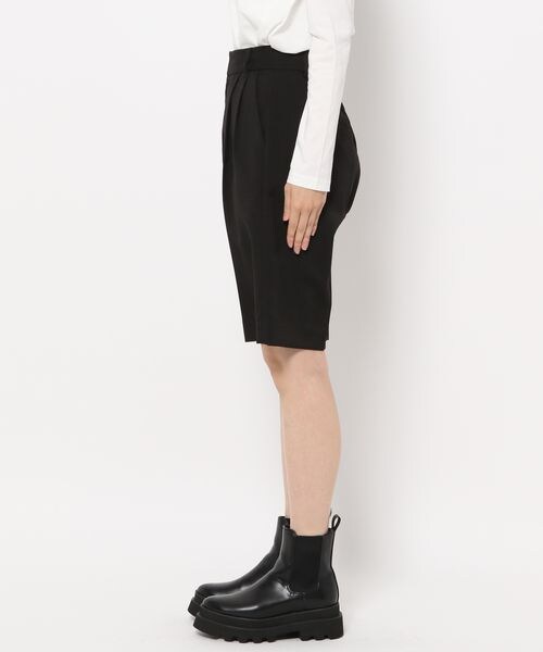 LOWRYS FARM（ローリーズファーム）の「ラクビショートパンツ（パンツ・レディース・アイボリー08/ブラック09/ブラウン53・WEB限定S/F）」の5枚目の写真