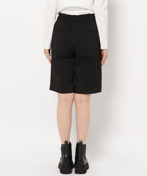 LOWRYS FARM（ローリーズファーム）の「ラクビショートパンツ（パンツ・レディース・アイボリー08/ブラック09/ブラウン53・WEB限定S/F）」の6枚目の写真