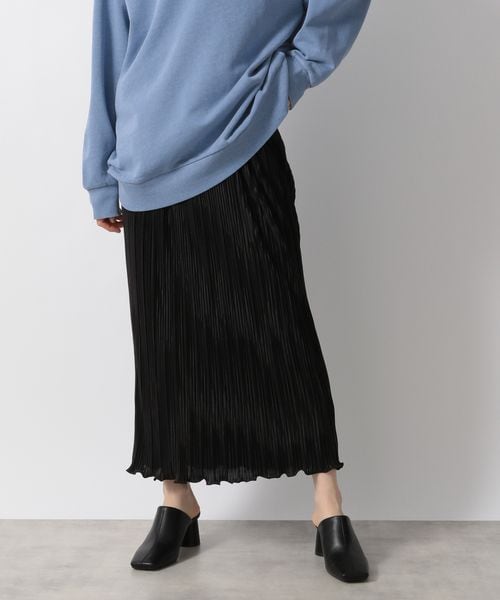 LOWRYS FARM（ローリーズファーム）の「プリーツメロータイトスカート２（スカート・レディース・アイボリー08/ブラック09/グリーン72/パープル92・F/WEB限定ロング丈）」の2枚目の写真