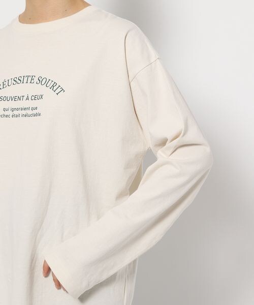 LOWRYS FARM（ローリーズファーム）の「ロゴＴＥＥＬＳ（トップス・レディース・オフ05/アイボリー08/ブラック09/ピンク22・F）」の17枚目の写真