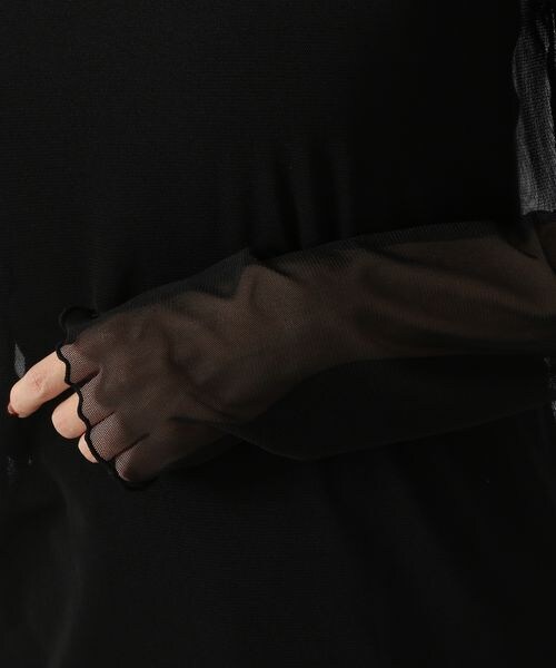 LOWRYS FARM（ローリーズファーム）の「チュールハイネックＬＳ（トップス・レディース・オフ05/ブラック09/グレー柄10/グリーン72・F）」の22枚目の写真