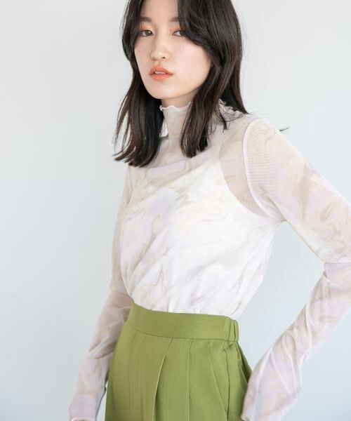 LOWRYS FARM（ローリーズファーム）の「チュールハイネックＬＳ（トップス・レディース・オフ05/ブラック09/グレー柄10/グリーン72・F）」の3枚目の写真