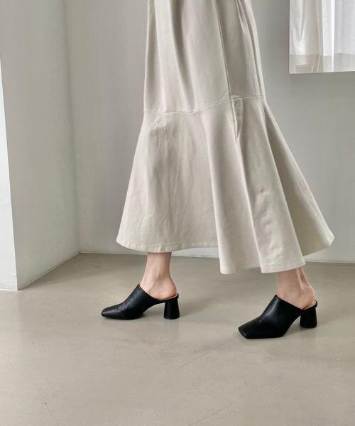 LOWRYS FARM（ローリーズファーム）の「マーメイドフレアワンピース（ワンピース/ドレス・レディース・アイボリー08/ブラック09/グレー18/パープル95・F）」の11枚目の写真