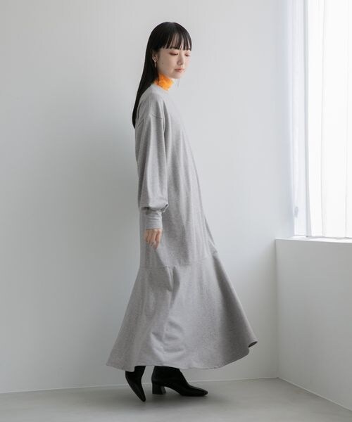 LOWRYS FARM（ローリーズファーム）の「マーメイドフレアワンピース（ワンピース/ドレス・レディース・アイボリー08/ブラック09/グレー18/パープル95・F）」の6枚目の写真