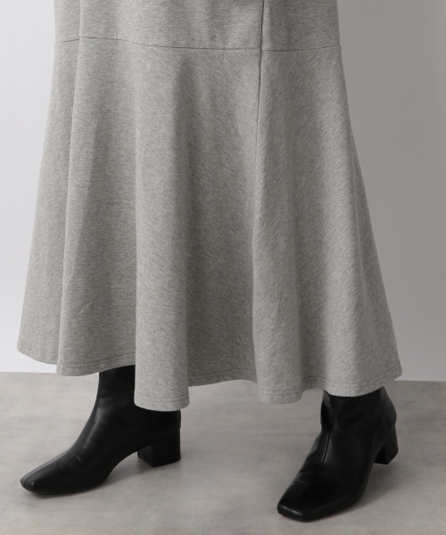 LOWRYS FARM（ローリーズファーム）の「マーメイドフレアワンピース（ワンピース/ドレス・レディース・アイボリー08/ブラック09/グレー18/パープル95・F）」の21枚目の写真