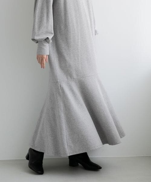 LOWRYS FARM（ローリーズファーム）の「マーメイドフレアワンピース（ワンピース/ドレス・レディース・アイボリー08/ブラック09/グレー18/パープル95・F）」の10枚目の写真