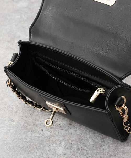 A part by（アパートバイ）の「カナグツキスクエアミニ