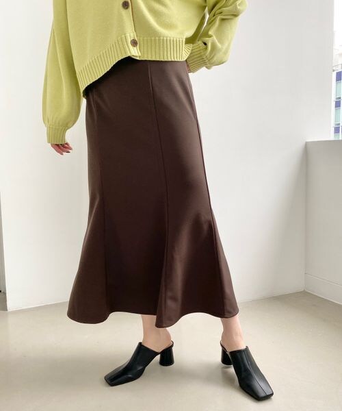 LOWRYS FARM（ローリーズファーム）の「ＳＴＹＬＥＵＰマーメイドスカート（スカート・レディース・アイボリー08/ブラック09/ブラウン55/グリーン72/ブルー82/パープル92・WEB限定S/M/L）」の3枚目の写真