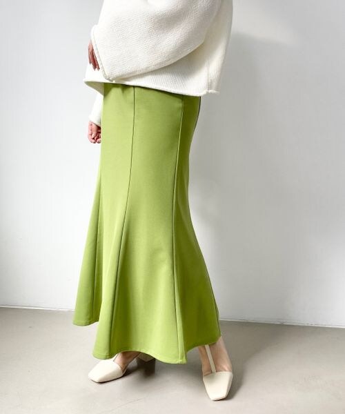 LOWRYS FARM（ローリーズファーム）の「ＳＴＹＬＥＵＰマーメイドスカート（スカート・レディース・アイボリー08/ブラック09/ブラウン55/グリーン72/ブルー82/パープル92・WEB限定S/M/L）」の4枚目の写真