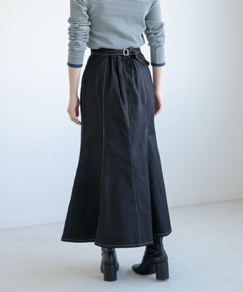 LOWRYS FARM（ローリーズファーム）の「サイズアレンジベルトスカート（スカート・レディース・ブラック09・M/L）」の4枚目の写真