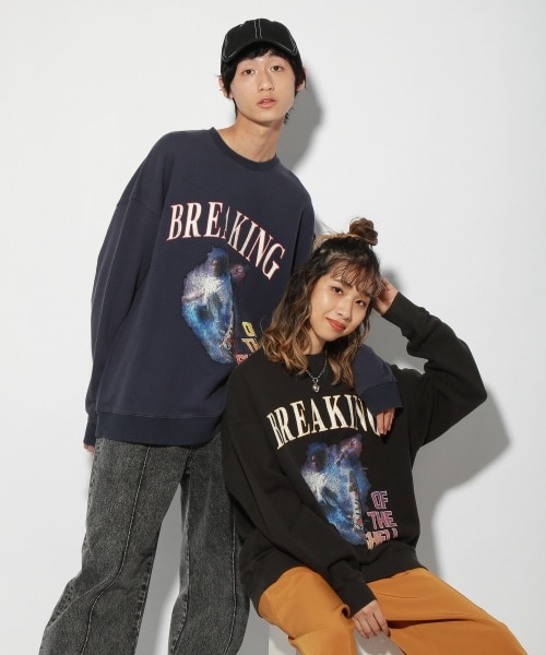 PAGEBOY（ページボーイ）の「スケボーグラフィックスウェット（トップス・レディース・ブラック09/ネイビー88・M/L）」の3枚目の写真