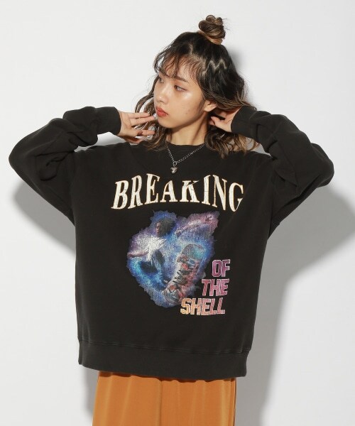 PAGEBOY（ページボーイ）の「スケボーグラフィックスウェット（トップス・レディース・ブラック09/ネイビー88・M/L）」の8枚目の写真