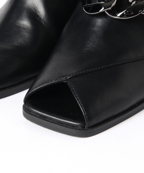 PAGEBOY（ページボーイ）の「チェーンオープントゥシューズ（シューズ・レディース・オフホワイト05/ブラック09・M(23.5cm)/L(24.5cm)）」の14枚目の写真