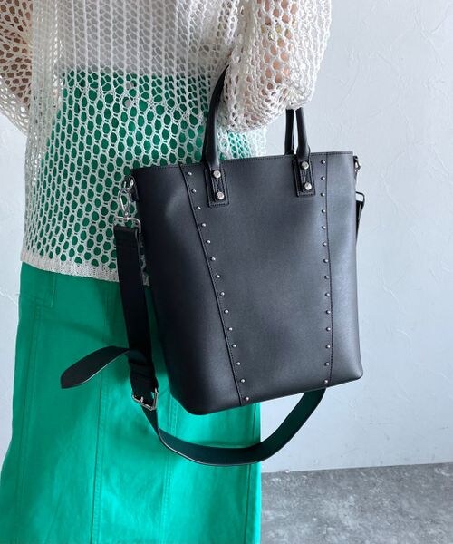 PAGEBOY（ページボーイ）の「モードスタッズトートバッグ（バッグ・レディース・オフホワイト05/ブラック09/シルバー12・FREE）」の5枚目の写真