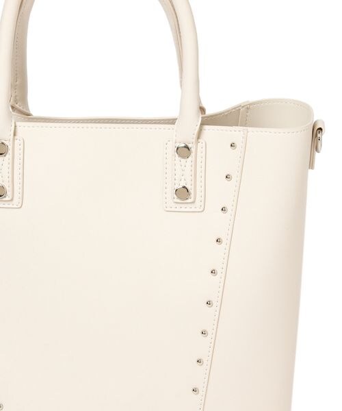 PAGEBOY（ページボーイ）の「モードスタッズトートバッグ（バッグ・レディース・オフホワイト05/ブラック09/シルバー12・FREE）」の13枚目の写真