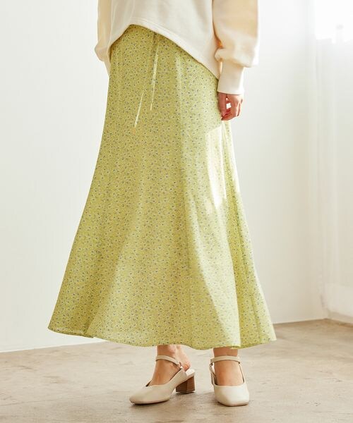 mysty woman（ミスティウーマン）の「ソフト花柄マーメイドスカート（スカート・レディース・ブラック09/ライトベージュ51/ミモザイエロー65・F）」の3枚目の写真