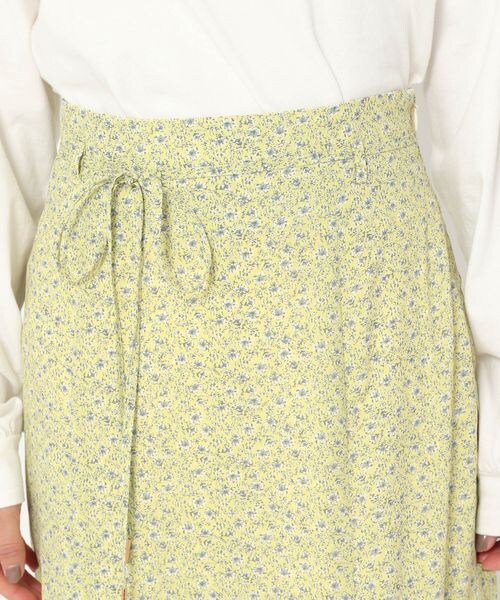 mysty woman（ミスティウーマン）の「ソフト花柄マーメイドスカート（スカート・レディース・ブラック09/ライトベージュ51/ミモザイエロー65・F）」の16枚目の写真