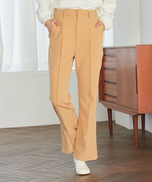 mysty woman(ミスティウーマン)の「カラバリフレアスリットパンツ(パンツ・レディース・アイボリー08/ブラック09/【WEB限定】ピンク25/ローズピンク28/【WEB限定】ベージュ52/アップルグリーン72/【WEB限定】サックスブルー82・S/M/L)」の5枚目の写真