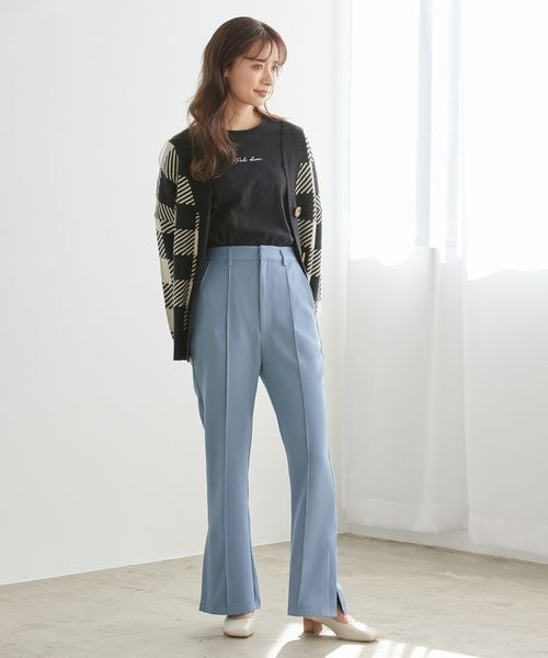 mysty woman(ミスティウーマン)の「カラバリフレアスリットパンツ(パンツ・レディース・アイボリー08/ブラック09/【WEB限定】ピンク25/ローズピンク28/【WEB限定】ベージュ52/アップルグリーン72/【WEB限定】サックスブルー82・S/M/L)」の22枚目の写真