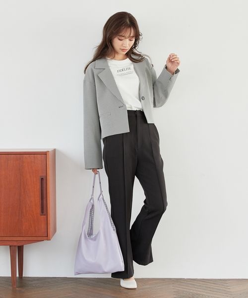 mysty woman(ミスティウーマン)の「カラバリフレアスリットパンツ(パンツ・レディース・アイボリー08/ブラック09/【WEB限定】ピンク25/ローズピンク28/【WEB限定】ベージュ52/アップルグリーン72/【WEB限定】サックスブルー82・S/M/L)」の18枚目の写真