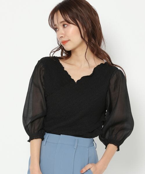 mysty woman(ミスティウーマン)の「カシュクール2WAYプルオーバー(トップス・レディース・オフホワイト05/ブラック09/ベージュ52・F)」の2枚目の写真