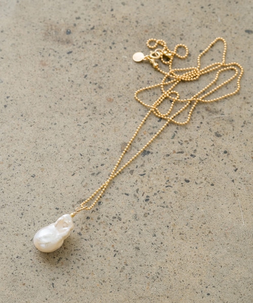 【in2design/インツーデザイン】 ワンポイントパールネックレス