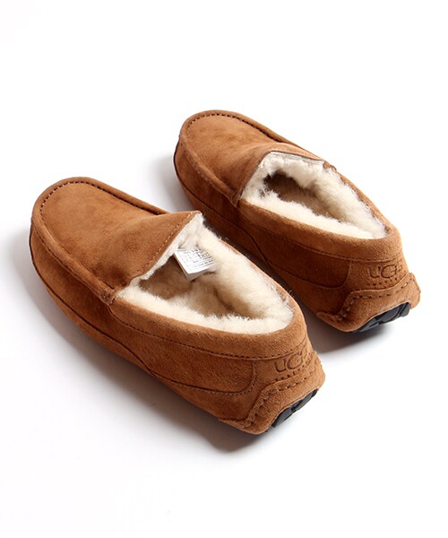 UGG(アグ)の「MENS ASCOT(シューズ・メンズ・ブラウン系その他/ダークブラウン・8/9)」の4枚目の写真