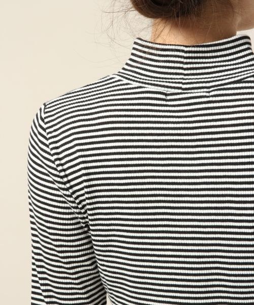 LOWRYS FARM(ローリーズファーム)の「テレコHIネックプルオーバーロングスリーブ2(トップス・レディース・オフ/ブラック/オフ×ブラック/グレー/ベージュ×ブラック・M/L)」の14枚目の写真