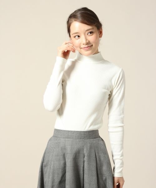 LOWRYS FARM(ローリーズファーム)の「テレコHIネックプルオーバーロングスリーブ2(トップス・レディース・オフ/ブラック/オフ×ブラック/グレー/ベージュ×ブラック・M/L)」の1枚目の写真