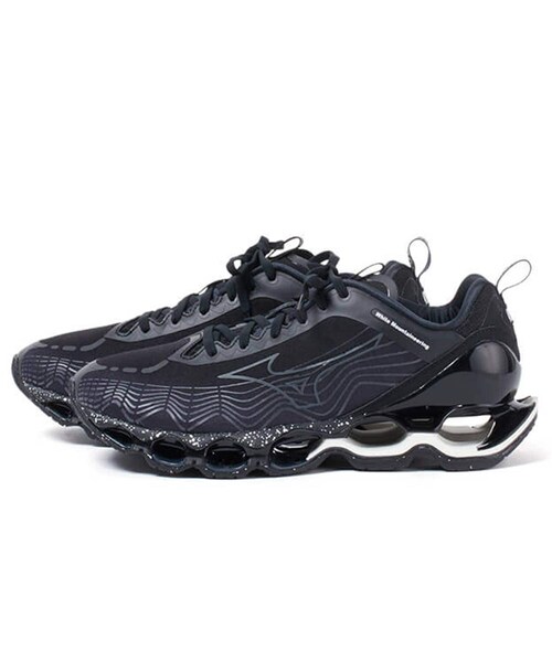 WHITE MOUNTAINEERING(ホワイトマウンテニアリング)の「WM x MIZUNO SNEAKER Wave Prophecy X(その他シューズ・メンズ・GRY/BLK・25.5/26/26.5/27/27.5/28)」の1枚目の写真