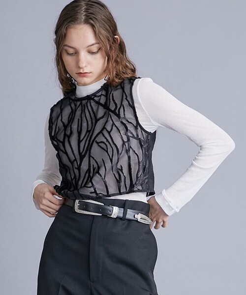 Lautashi（ラウタシー）の「ベルベットスリーブレストップス la_1006 19（シャツ/ブラウス・レディース・BLK/PPL・1/2）」の2枚目の写真