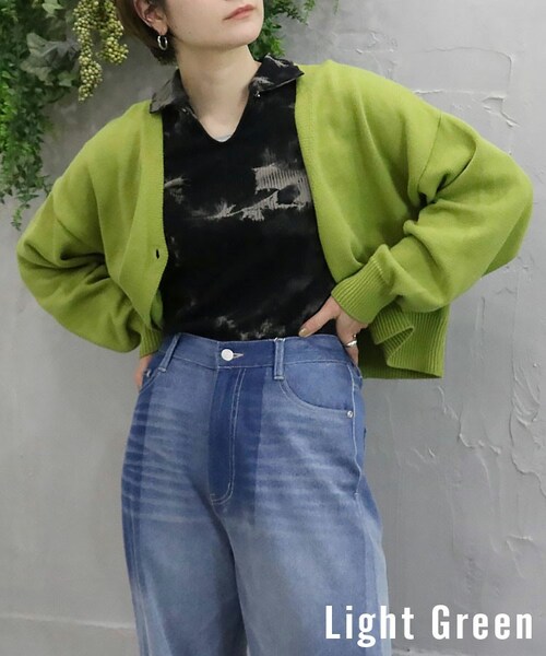 Sheson（シーズン）の「クリアボタンショートカーディガン（カーディガン/ボレロ・レディース・イエロー/オレンジ/パープル/グリーン・F）」の2枚目の写真