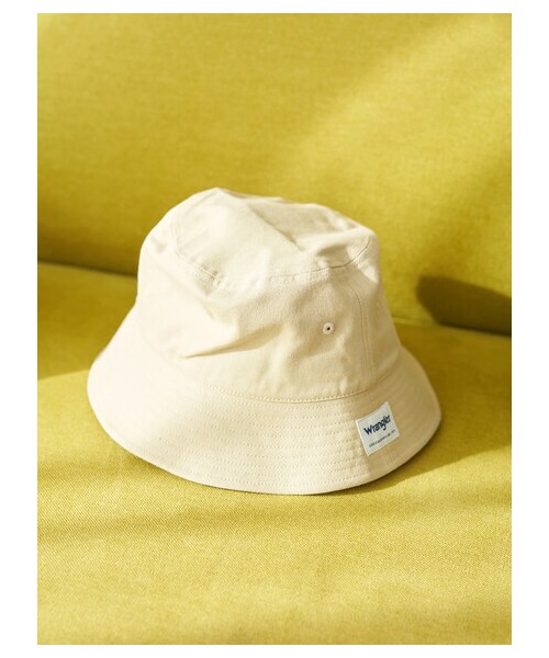 earth music&ecology(アースミュージックアンドエコロジー)の「【予約】Wrangler バケットハット(帽子・ブラック/ベージュ/グリーン・F)」の2枚目の写真