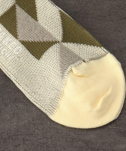 TAKEO KIKUCHI（タケオキクチ）の「ジオメトリック ジャガードソックス（レッグウェア・メンズ・イエロー系(530)/オレンジ(567)/ネイビー(593)・00）」の5枚目の写真