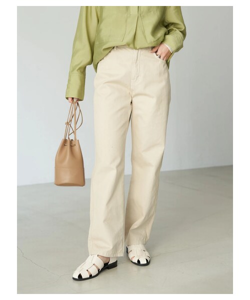 earth music&ecology（アースミュージックアンドエコロジー）の「【予約】ストレートデニム（パンツ・アイボリー/グレーベージュ/インディゴ・S/M/L）」の2枚目の写真