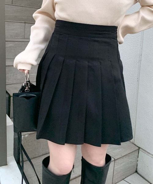 OLIVE des OLIVE（オリーブデオリーブ）の「ミニプリーツスカート（スカート・レディース・オフホワイト/ブラック/ミント/グレイッシュベージュ・FREE）」の2枚目の写真