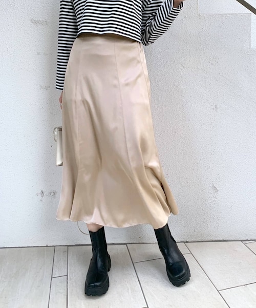 OLIVE des OLIVE（オリーブデオリーブ）の「サテンマーメイドスカート（スカート・レディース・ピンク/ベージュ/アイボリー・FREE）」の2枚目の写真