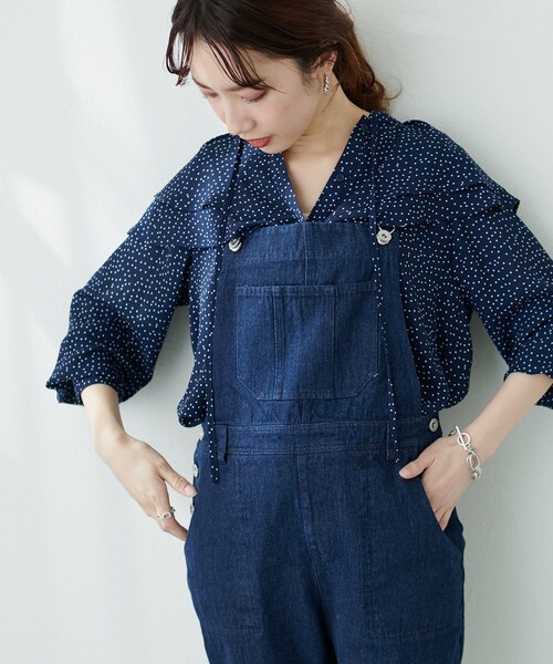 natural couture(ナチュラルクチュール)の「【WEB限定カラー有り】フロントリボンフリル衿ブラウス(シャツ/ブラウス・レディース・オフホワイト/ブラック/ドット/ブルー・FREE)」の3枚目の写真