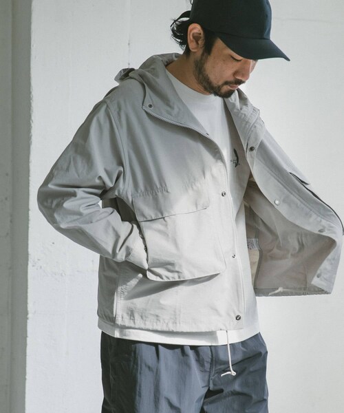 URBAN RESEARCH DOORS（アーバンリサーチドアーズ）の「【42サイズ/WEB限定】コットンナイロンクロスカラーマウンテンパーカー（その他・メンズ・Yellow/White/Purple/Green/Black・38/40/42）」の6枚目の写真