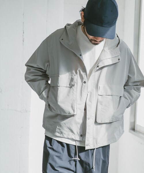 URBAN RESEARCH DOORS（アーバンリサーチドアーズ）の「【42サイズ/WEB限定】コットンナイロンクロスカラーマウンテンパーカー（その他・メンズ・Yellow/White/Purple/Green/Black・38/40/42）」の8枚目の写真