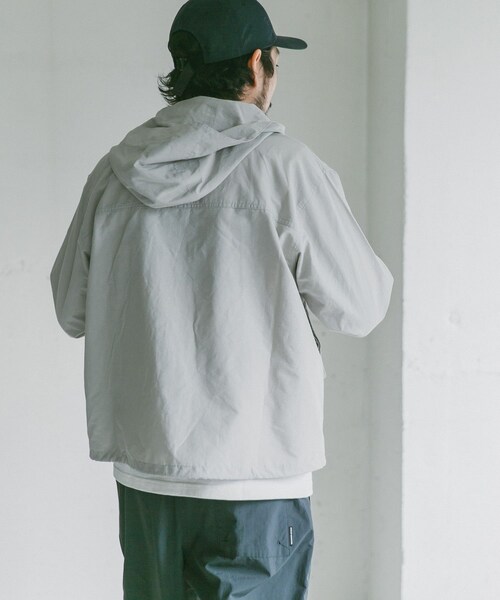 URBAN RESEARCH DOORS（アーバンリサーチドアーズ）の「【42サイズ/WEB限定】コットンナイロンクロスカラーマウンテンパーカー（その他・メンズ・Yellow/White/Purple/Green/Black・38/40/42）」の15枚目の写真