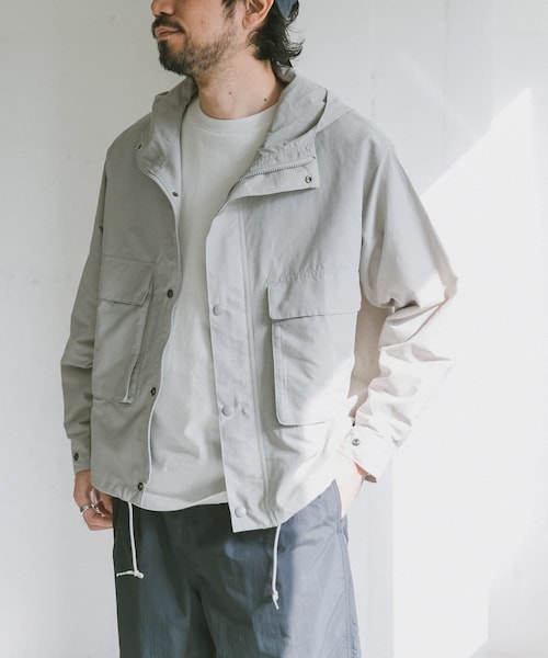 URBAN RESEARCH DOORS（アーバンリサーチドアーズ）の「【42サイズ/WEB限定】コットンナイロンクロスカラーマウンテンパーカー（その他・メンズ・Yellow/White/Purple/Green/Black・38/40/42）」の12枚目の写真