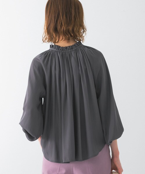 URBAN RESEARCH ROSSO WOMEN（アーバンリサーチ　ロッソ）の「2WAYネックフリルブラウス（その他・レディース・OFF WHITE/BROWN/CHARCOAL・FREE）」の17枚目の写真